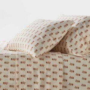 King Flannel Sheet Set Woodblock
Flowers by Threshold